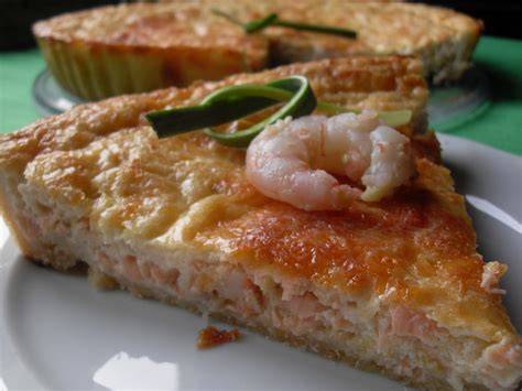 Ingredientes para coca de gambas y salmón