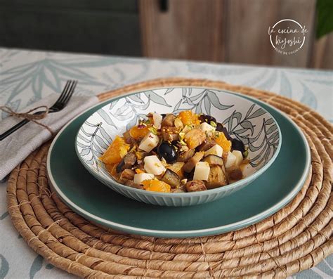 Ensalada de berenjena, naranja y otros vegetales