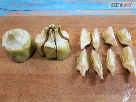 Alcachofas peladas y cortadas