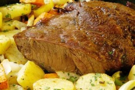 Falda de ternera asada al horno con verduras
