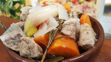 Ingredientes para magro de cerdo en escabeche