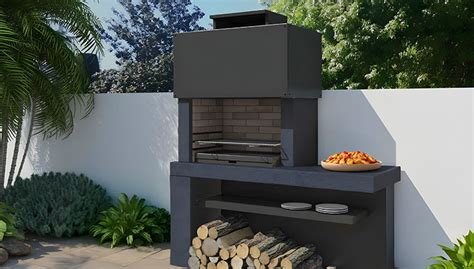 Detalle de la zona de brasas de una barbacoa de obra con ladrillos refractarios