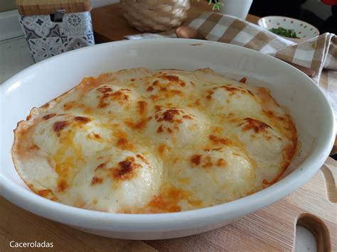 Huevos tontos gratinados con bechamel y queso