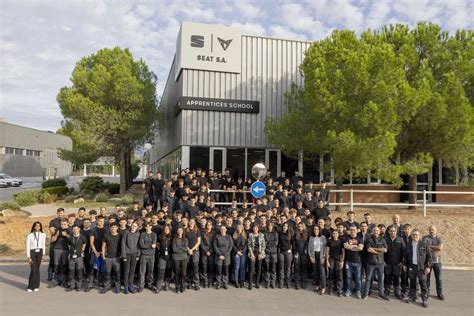 Fachada de la Escuela de Aprendices de SEAT