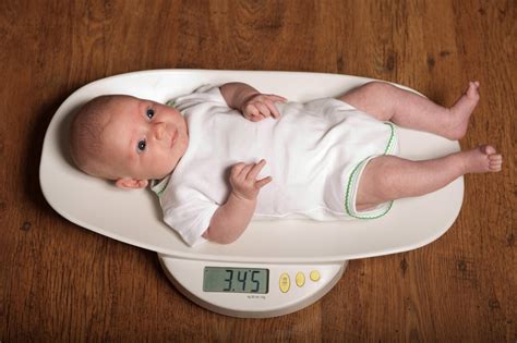 Bebé con bajo peso y malnutrición
