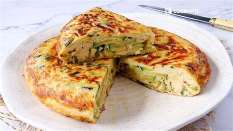 Tortilla vegana de calabacín dorada