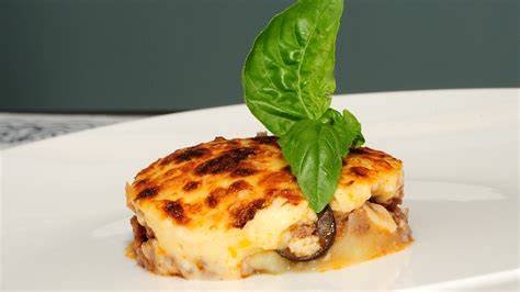 Pastel de carne gratinado listo para servir