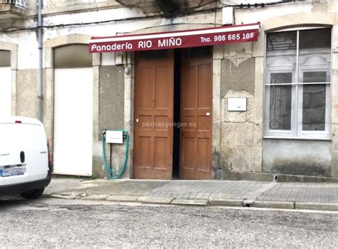 Fachada de la Panadería Río Miño en Arbo