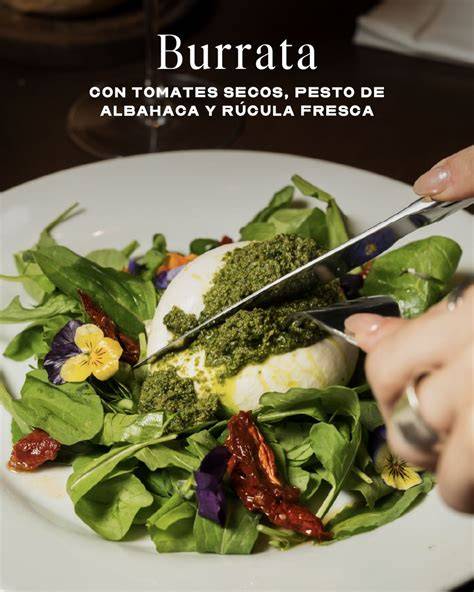 Burrata cremosa lista para servir