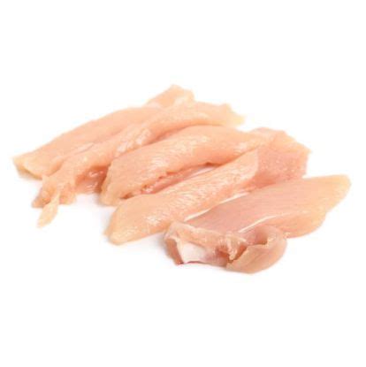 Tiras de pechuga de pollo cruda limpias