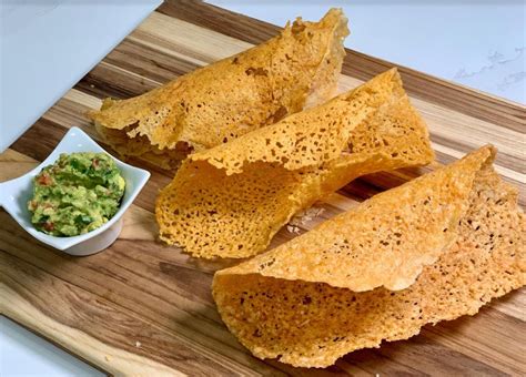 Preparación de chicharrón de queso en sartén