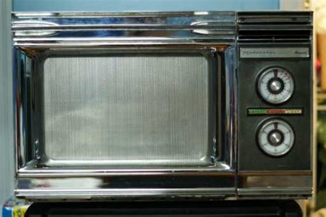 Panel de control de un microondas antiguo