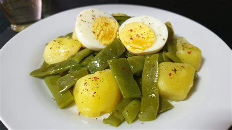 Plato de judías verdes cocidas con patatas