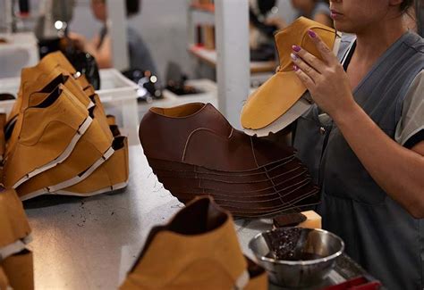 Proceso de fabricación de botas artesanales