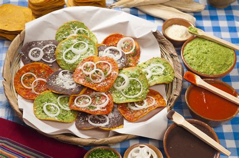 Variedad de tostadas y café en El Jardín de la Galleta