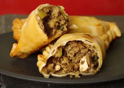 Relleno de carne para empanadas con especias y verduras