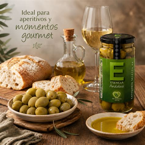 Tarro de cristal con aceitunas aliñadas
