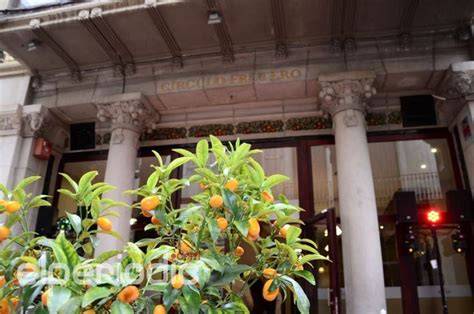 Fachada del edificio modernista del Círculo Frutero en Burriana