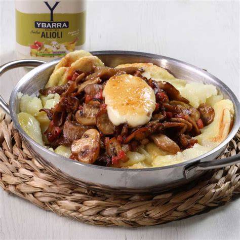 Cazuelitas de setas y patatas con alioli gratinado