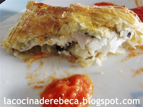 Hojaldre de bacalao y patatas listo para servir