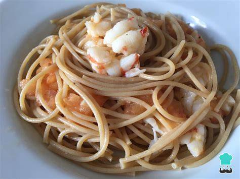 Espaguetis integrales con gambas y ajo