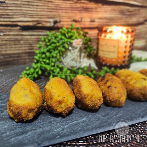Croquetas de patata doradas y crujientes