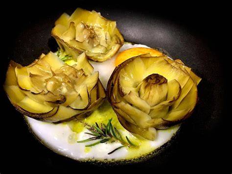 Alcachofas confitadas con boletus en Casa Pedro