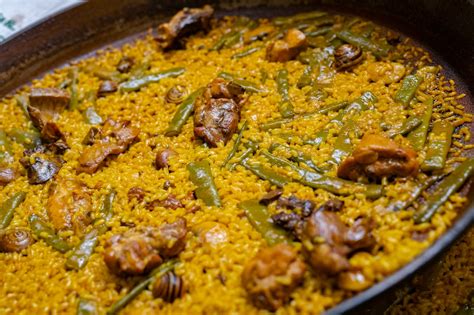 Plato de paella sin gluten en Casa Carmela