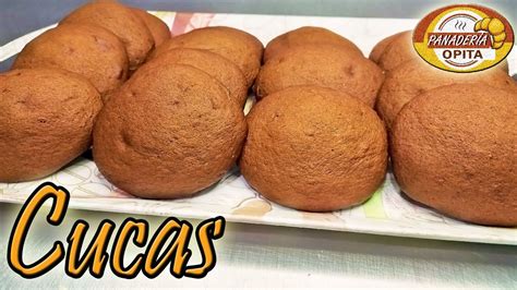 Galletas cucas colombianas en una canasta