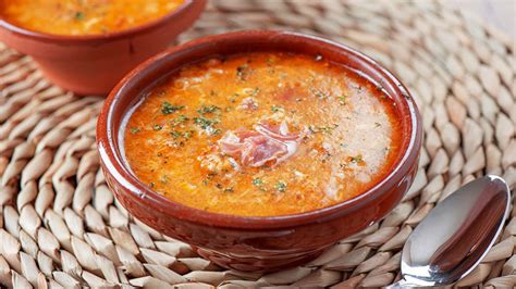 Ingredientes principales de la sopa de ajo