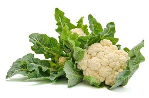 Coliflor fresca con sus hojas