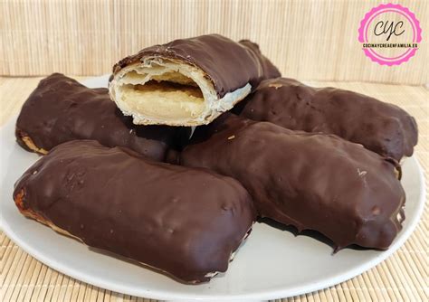 Friendo las cañas de chocolate