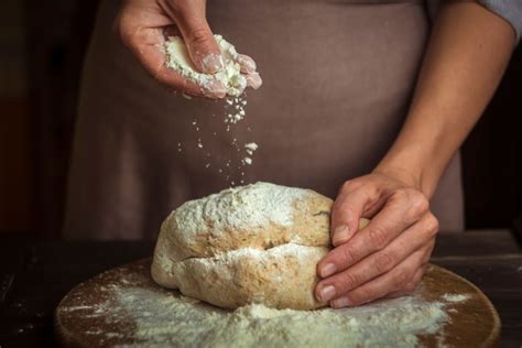 Proceso de amasado de pan sin gluten