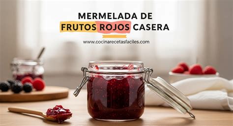 fruta fresca y mermelada casera en tarro de cristal