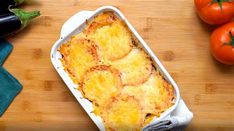 Bacalhau com natas recién salido del horno con queso gratinado