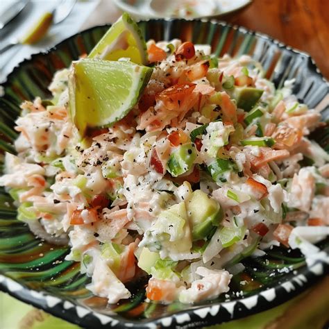 Ensalada de cangrejo con diferentes acompañamientos