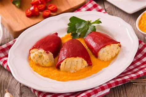 Ingredientes para buñuelos de atún y pimientos del piquillo