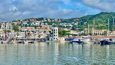 Vista del puerto d'Aiguadolç en Sitges