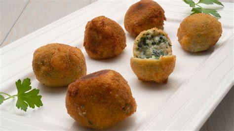 Croquetas de acelga al horno con salsa de yogur