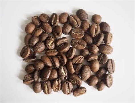 Granos de café con tueste claro