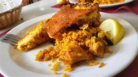 Arroz con costra, un plato tradicional de la región de Alicante