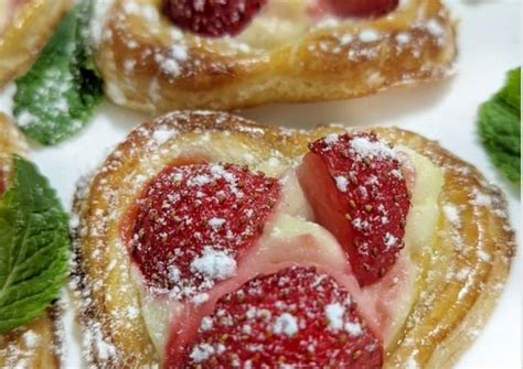 Hojaldre con fresas y queso crema