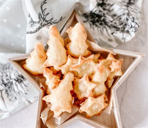 Estrellas de hojaldre con parmesano y especias