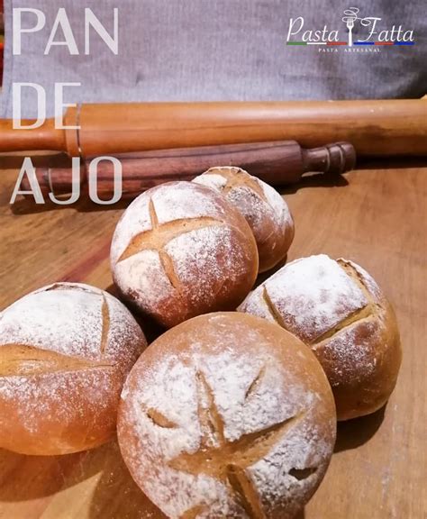 Pan artesanal para acompañar un guiso