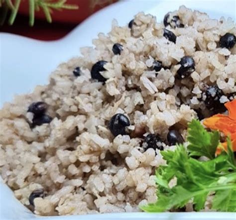 Arrocera con arroz de guandú y coco