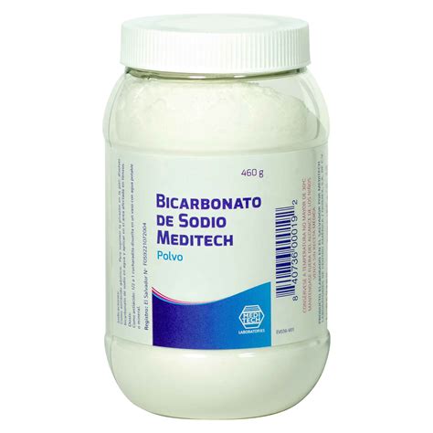 Sal gruesa y bicarbonato de sodio en recipientes