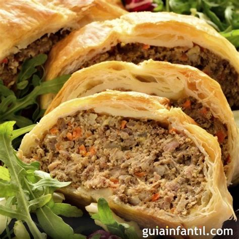 Relleno de carne y verduras preparado para introducir en las berenjenas