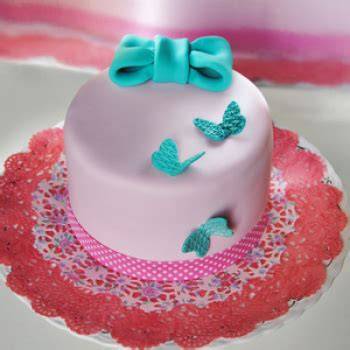Pastel cubierto con fondant