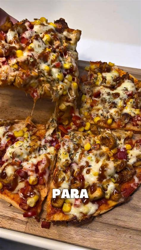 Base de pizza de lentejas cocinándose en sartén