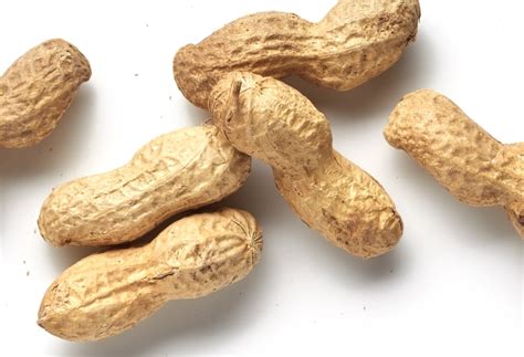Tabla nutricional comparativa de cacahuetes tostados con cáscara